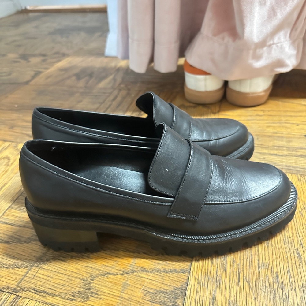 AEROSOLES Black Leather Loafers